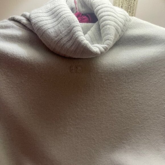 RARE Vintage GIVENCHY SPORT  Long Sleeve Turtleneck - Picture 14 of 14